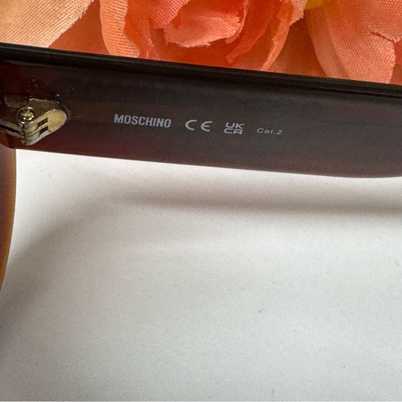 ❤️‍🔥SUPER SALE $400 NEW MOSCHINO OVERSIZED SUNGLASSES - Picture 8 of 10